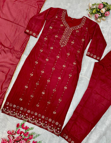 Designer Embroidered Georgette Kurti Set with Matching Pants & Lace Dupatta – Maroon