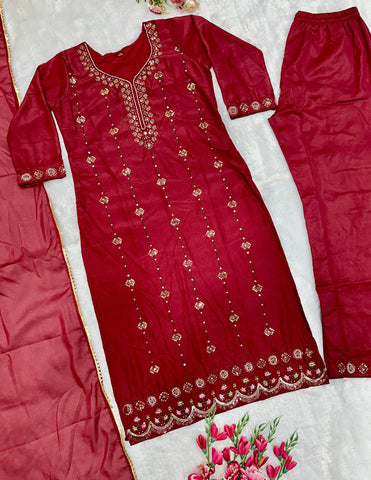 Designer Embroidered Georgette Kurti Set with Matching Pants & Lace Dupatta – Maroon