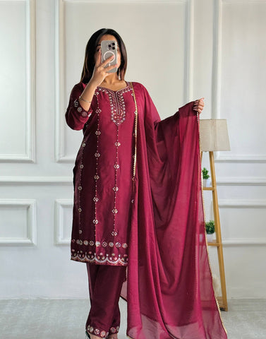 Designer Embroidered Georgette Kurti Set with Matching Pants & Lace Dupatta – Maroon