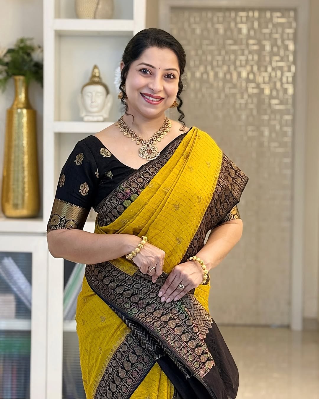 Women's Banarasi Soft Lichi Silk Saree with Rich Pallu & All-Over Jacquard Weaving, Designer Jacquard Blouse Piece